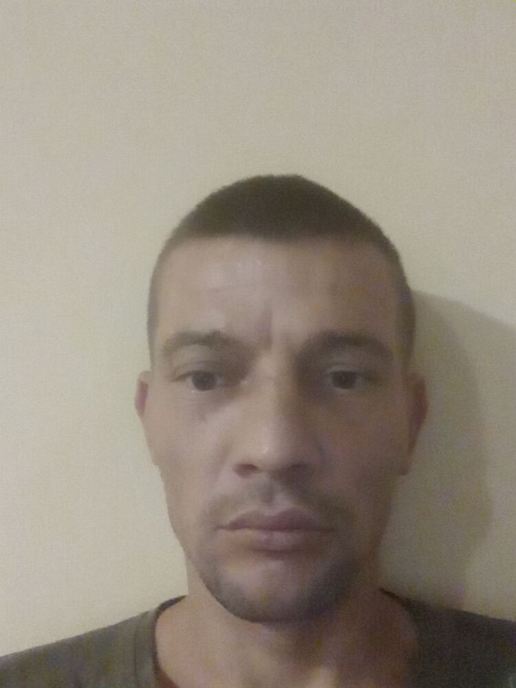  48498073  Saha, 38 ,    