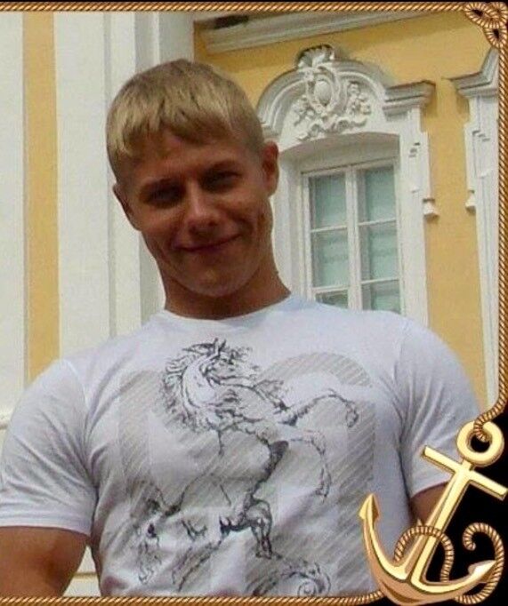  12449863  Alex, 37 ,    