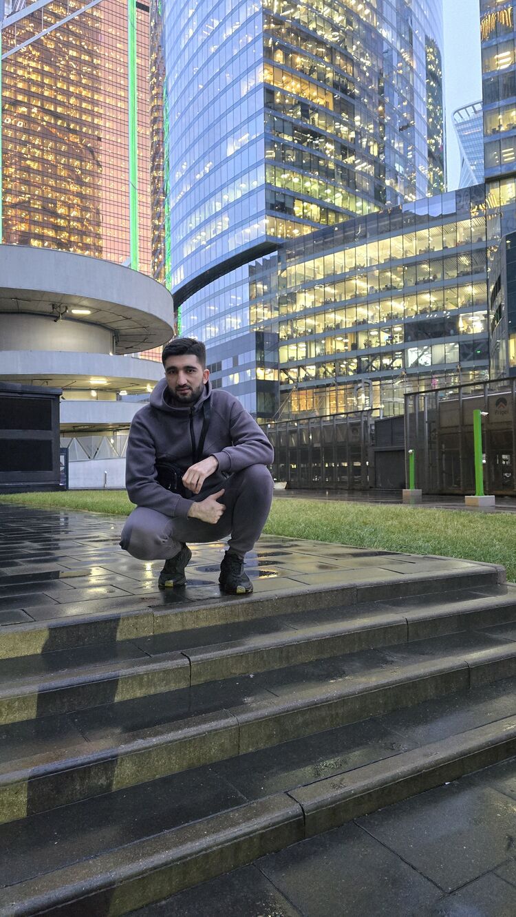  54429533  Emir, 28 ,    