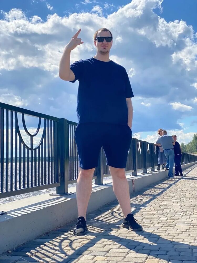  38531323  Alexander, 30 ,    