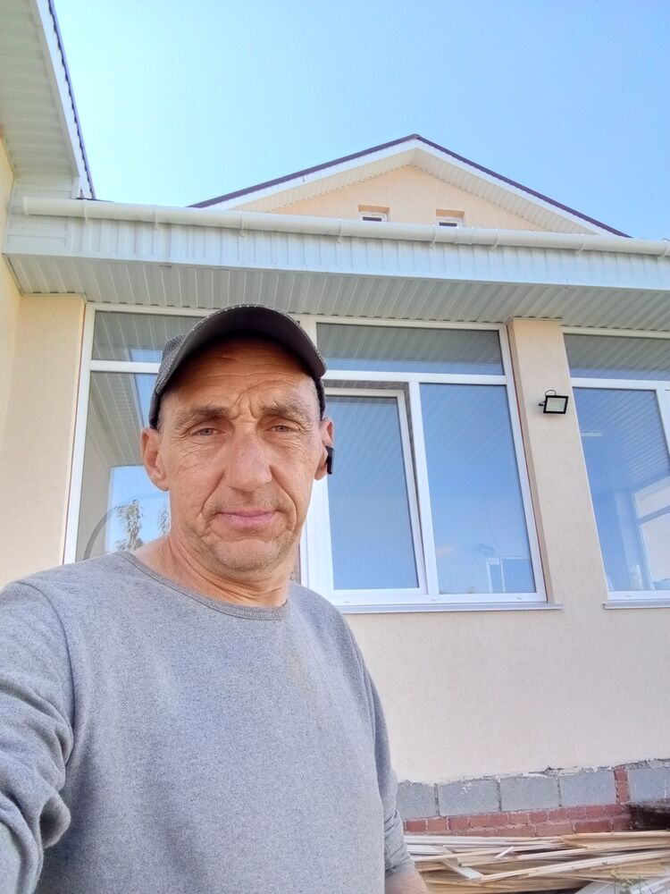  46181793  Slava, 51 ,    