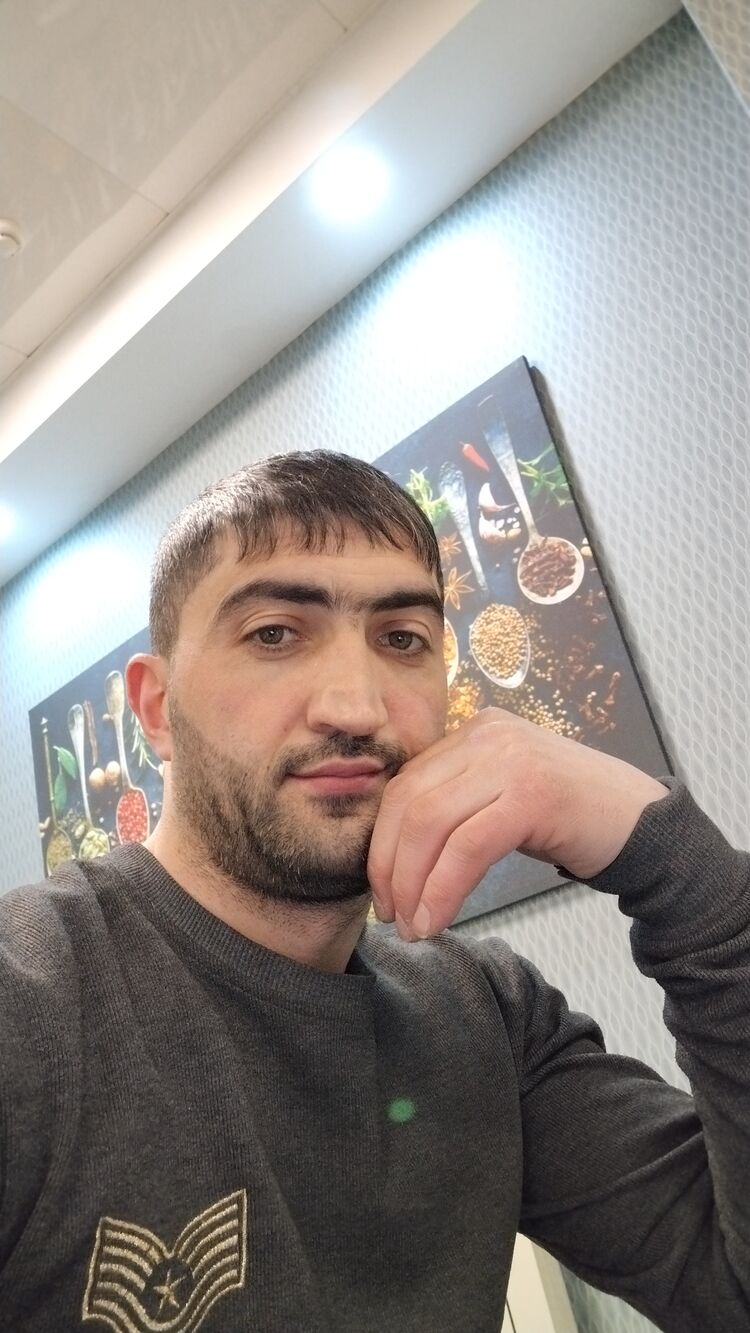  46532273  , 33 ,    