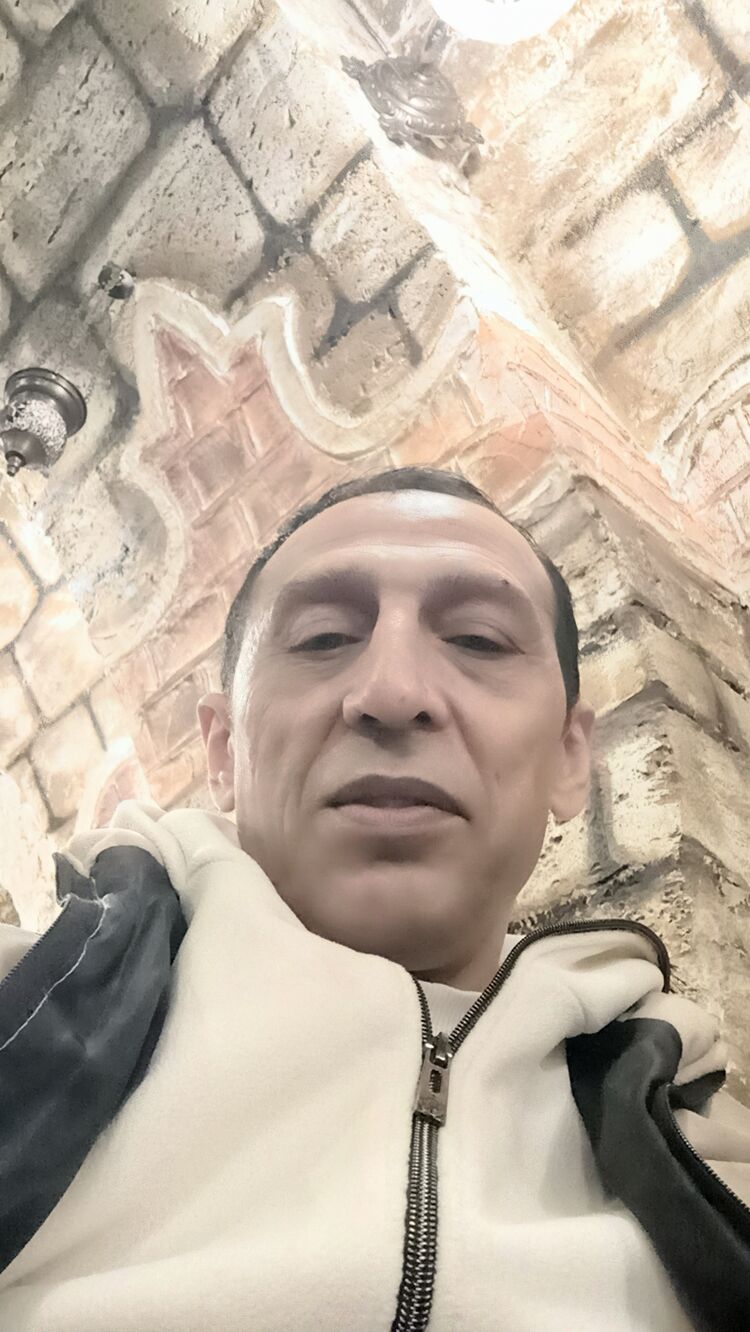  49648003  Amin, 51 ,    