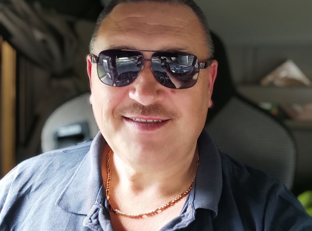  53147633  Tadas, 51 ,    