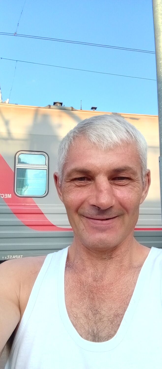  45759673  Viktor, 47 ,    -