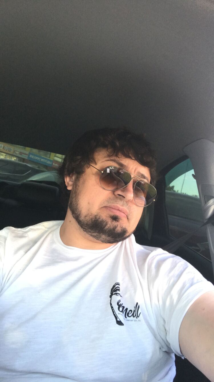  25836743  Artur, 40 ,    