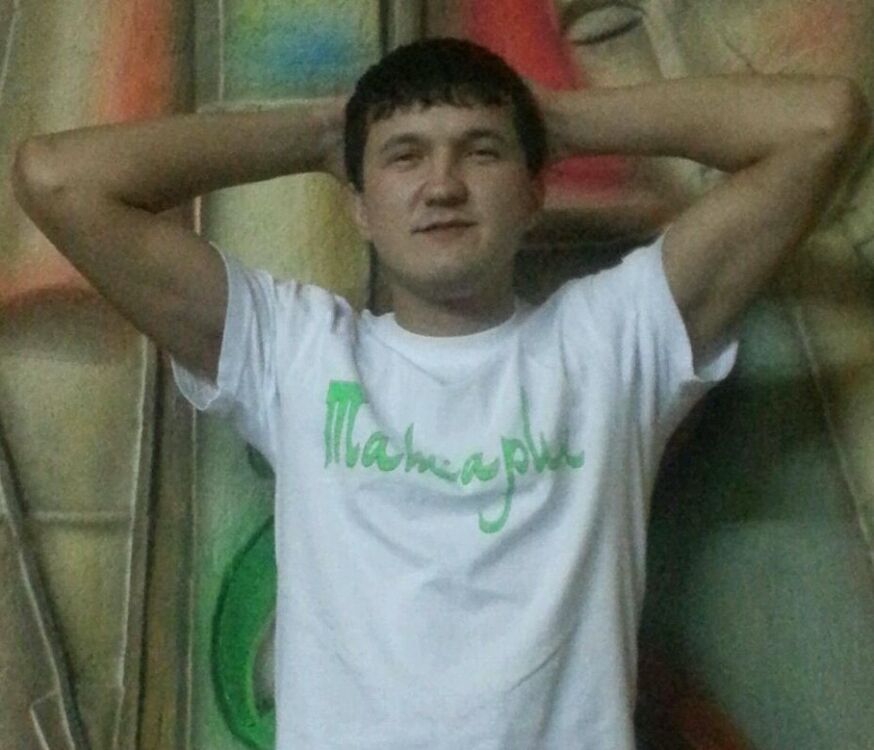  13182393  Tatarin, 38 ,    