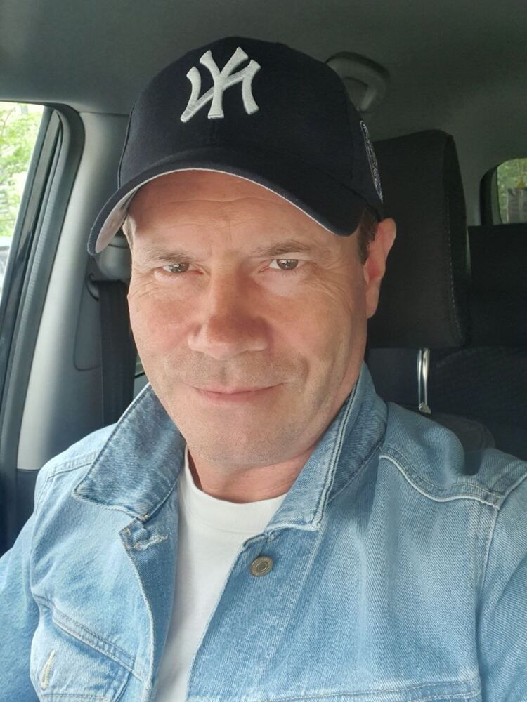  52969693  Sergey, 49 ,    