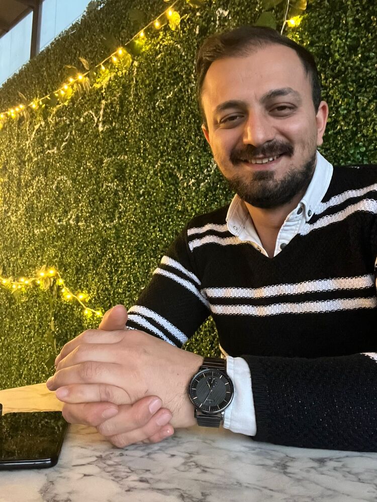  53862823  Karatoprak, 31 ,    