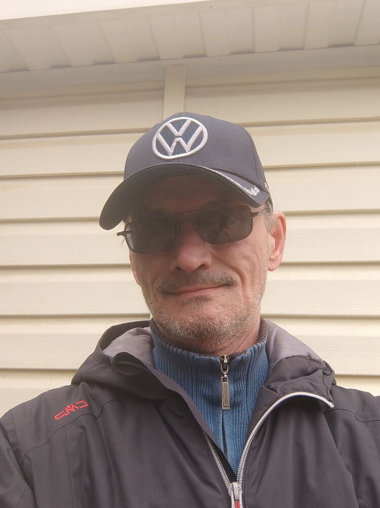  51102423  Valeriy, 57 ,    