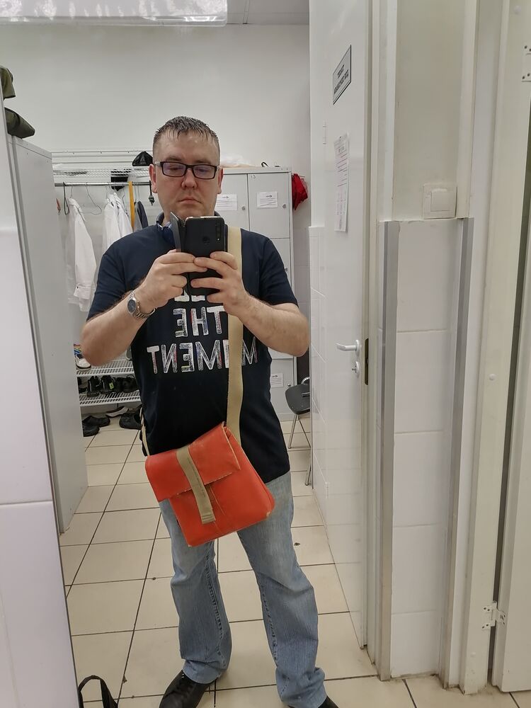  28017973   , 44 ,    