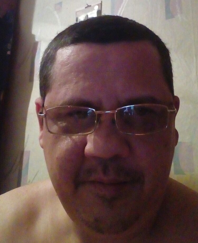  30495963  Maxim, 44 ,    