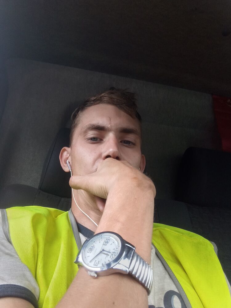  44048183  , 26 ,    -