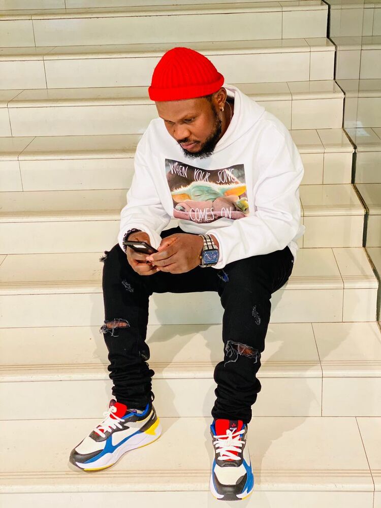  28601093  Patrick, 39 ,    