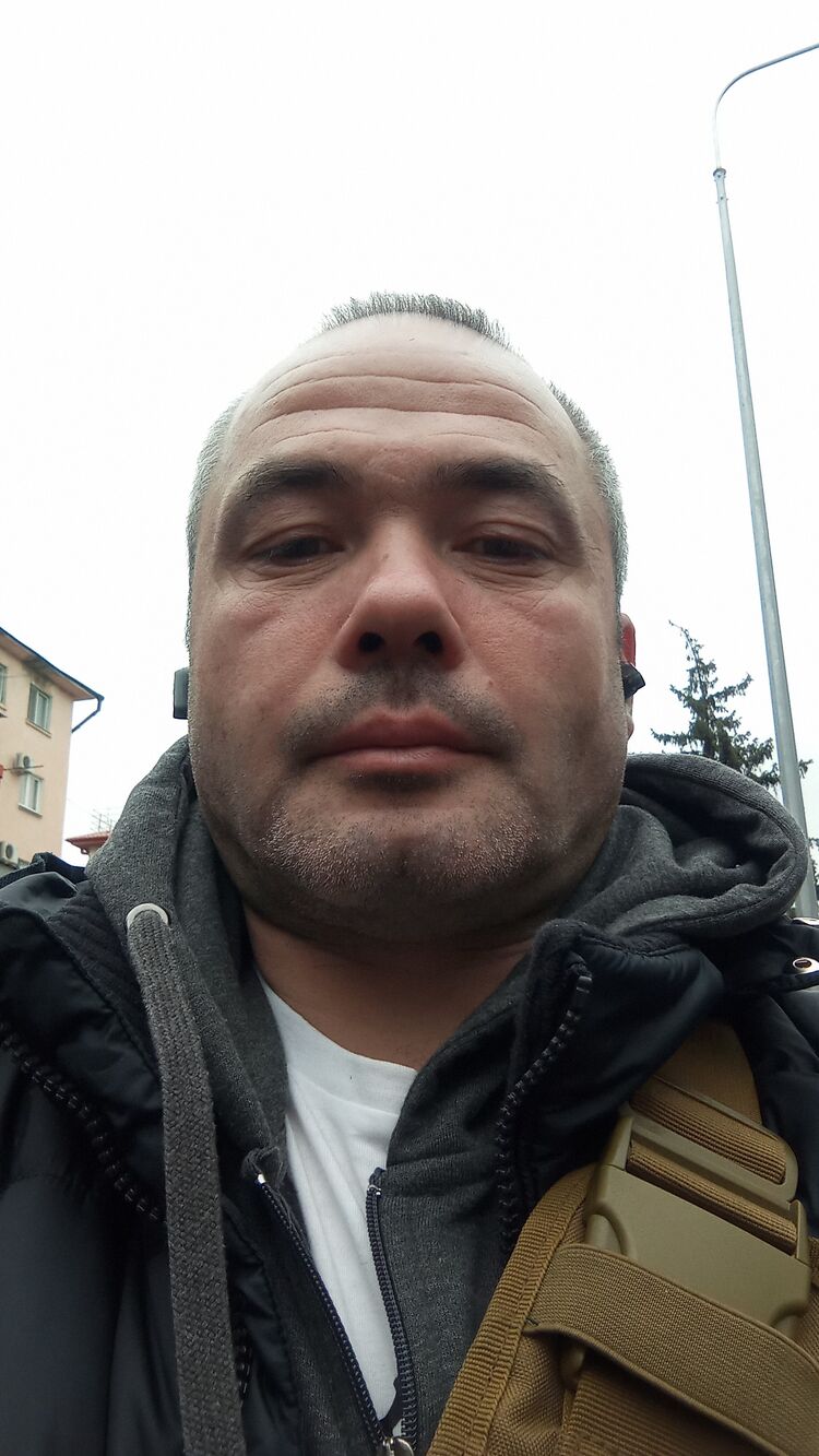 53079343  , 42 ,    
