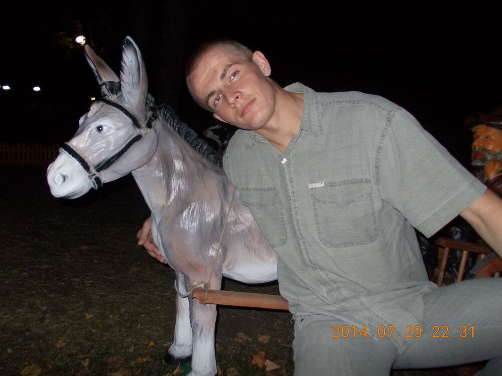  5880833  Alexandr, 38 ,    
