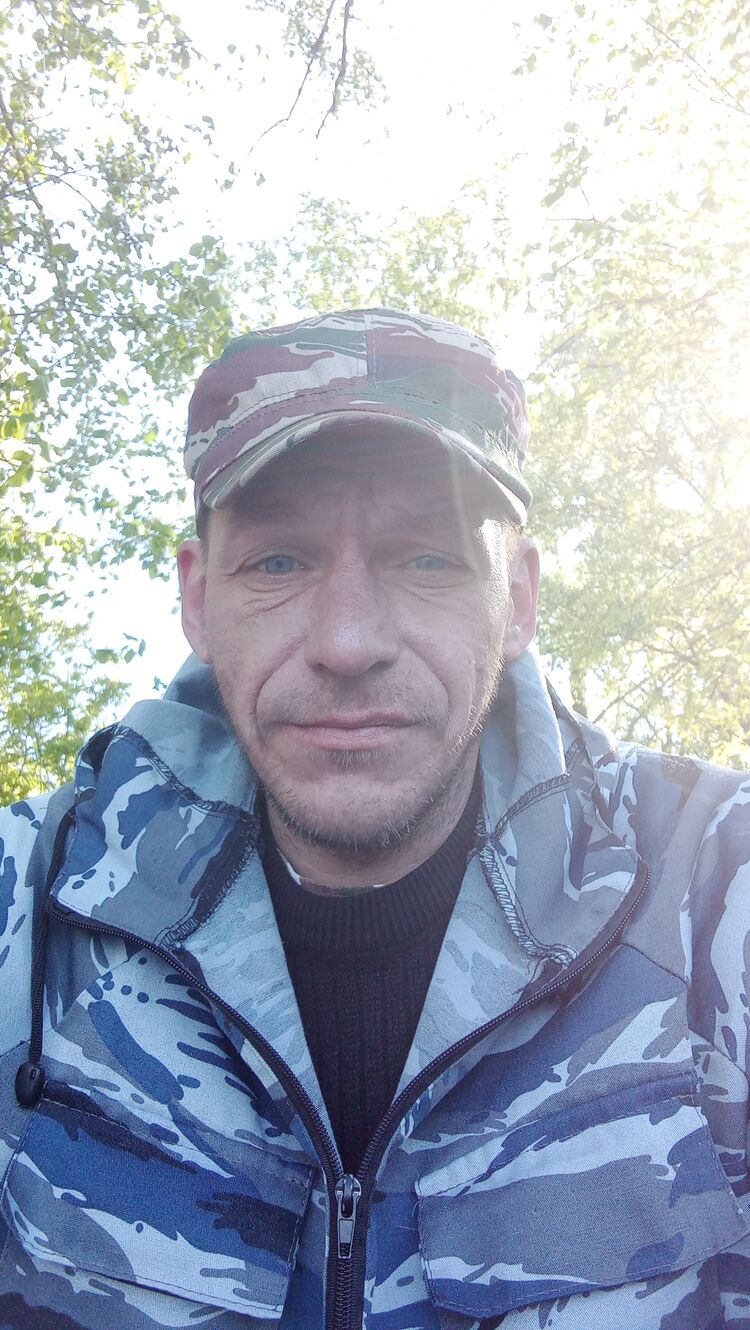  53821983  Aleksei, 44 ,    