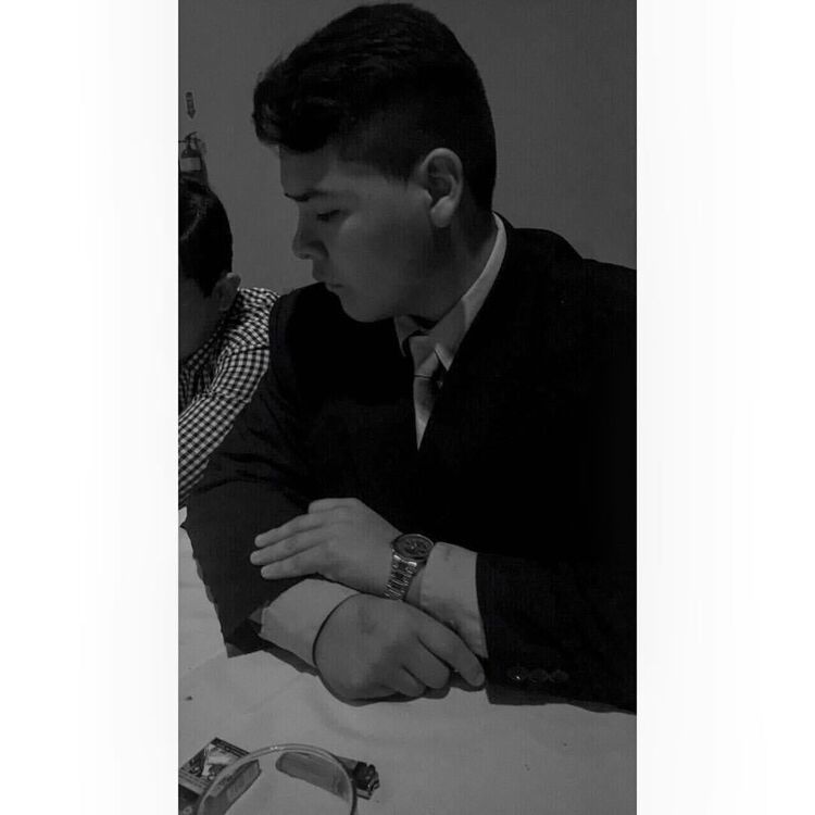  43666553  Ernesto, 29 ,    Cerrillos