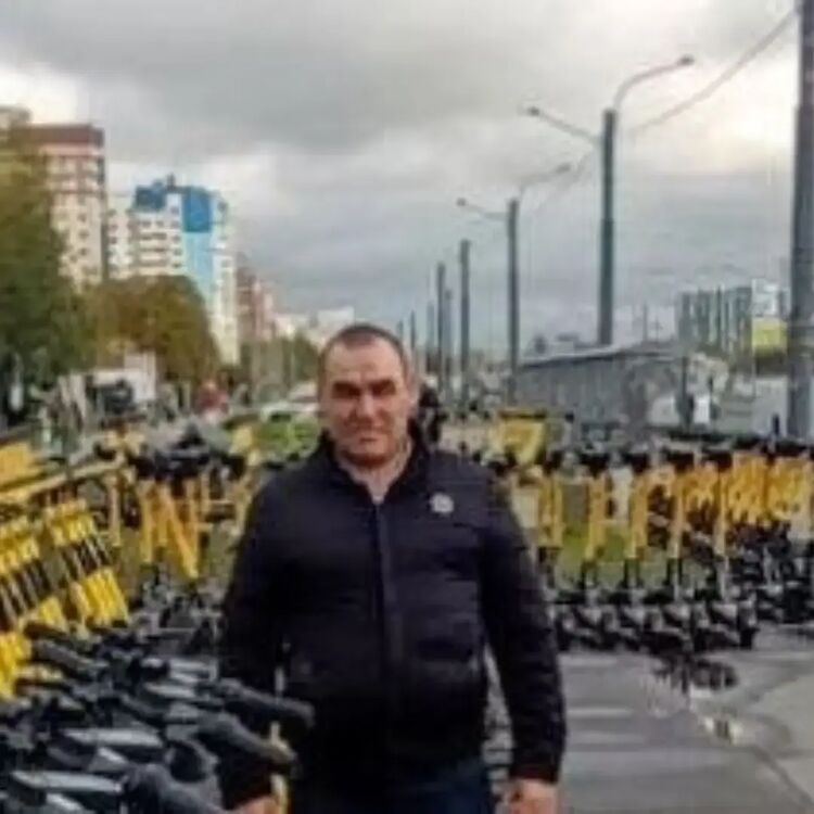  45412493  Bobomurod, 43 ,    