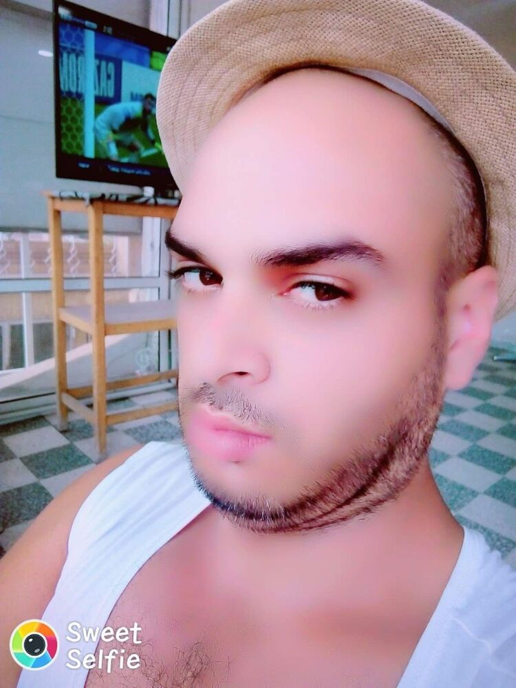  ,   Ayman, 39 ,   ,   , c 