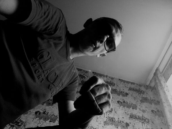  ,   Yury, 25 ,   ,   , c , 