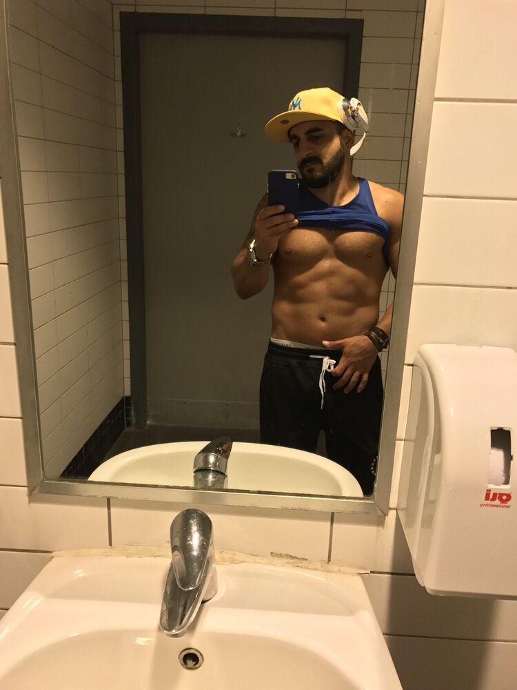  13488663  Ramiz, 40 ,    