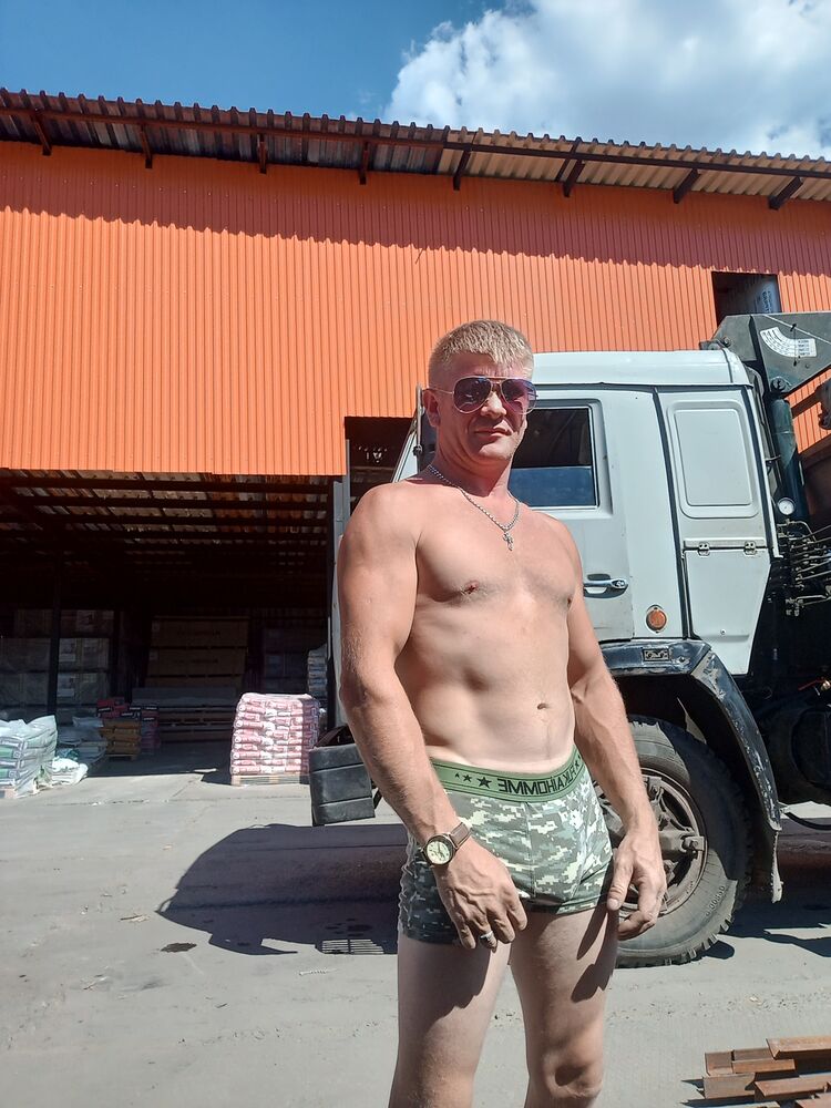  28517833  , 44 ,    