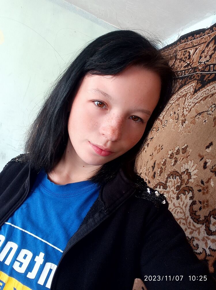  39979583  Olena, 21 ,    