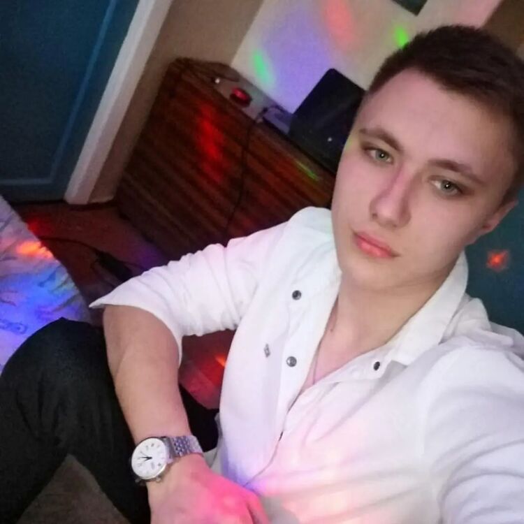  32545773  Sergey, 24 ,    