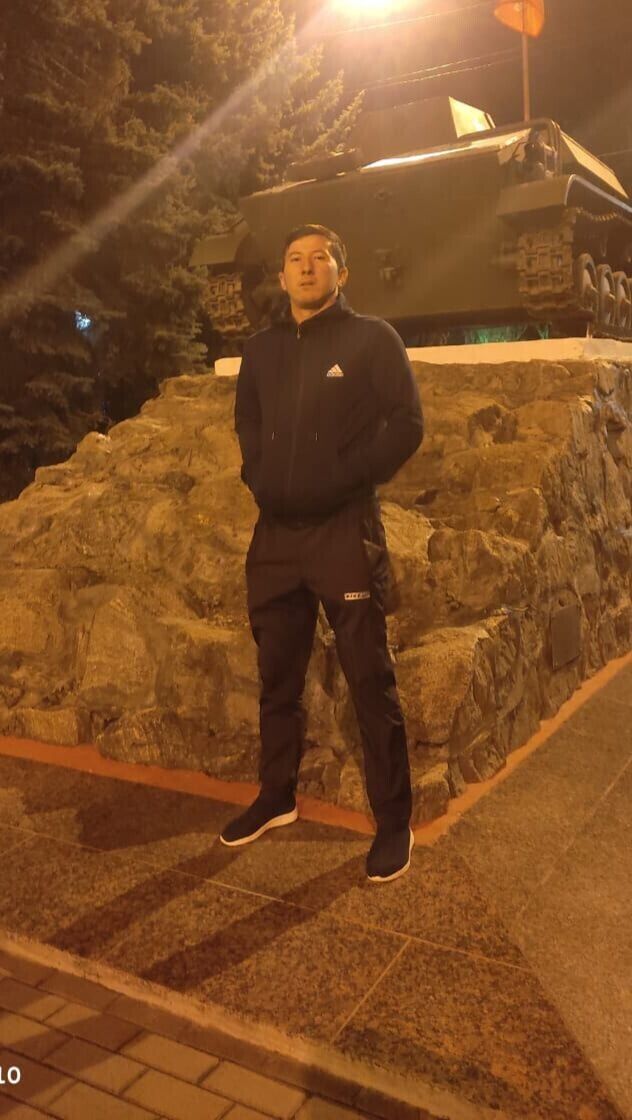  54571213  Iskandar, 35 ,    