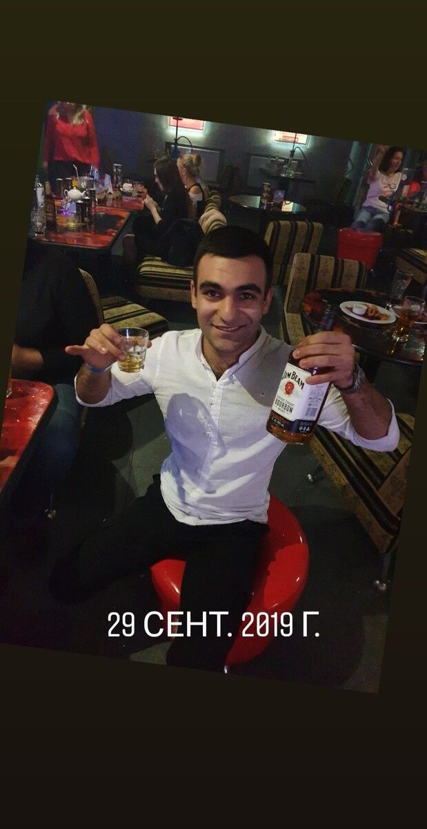  19355963  Hovo, 28 ,    