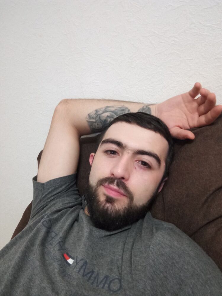  ,   Levon, 26 ,   ,   , c 