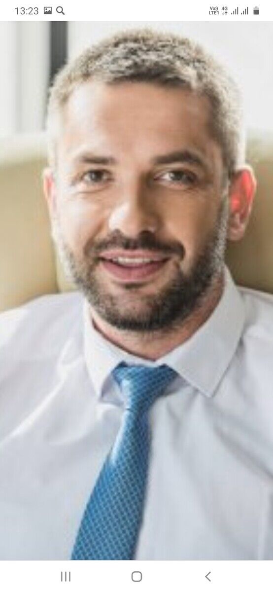  ,   Artur, 42 ,   ,   , c 
