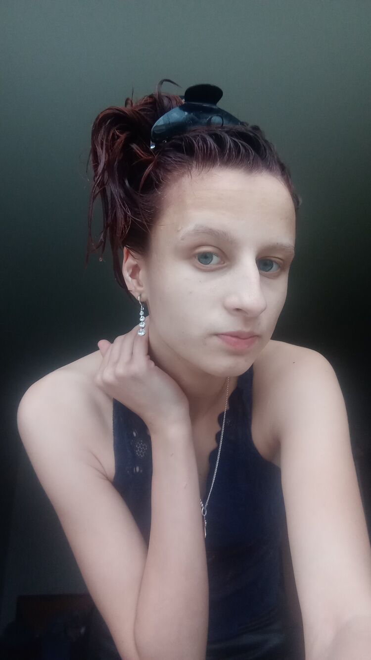  ,   Kristina, 19 ,   ,   