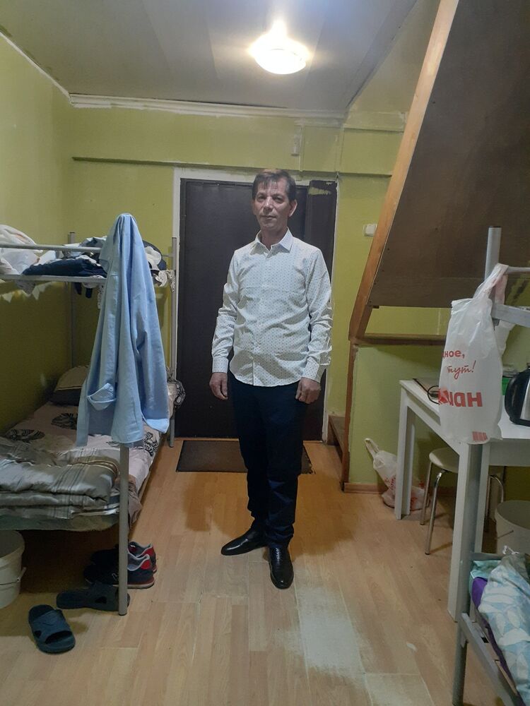  42195323  Zubeyir, 54 ,    