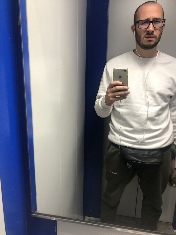  21164563  , 31 ,    