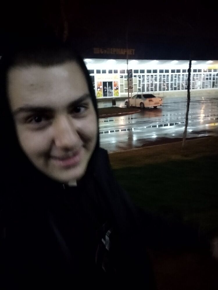  21052543  , 24 ,    