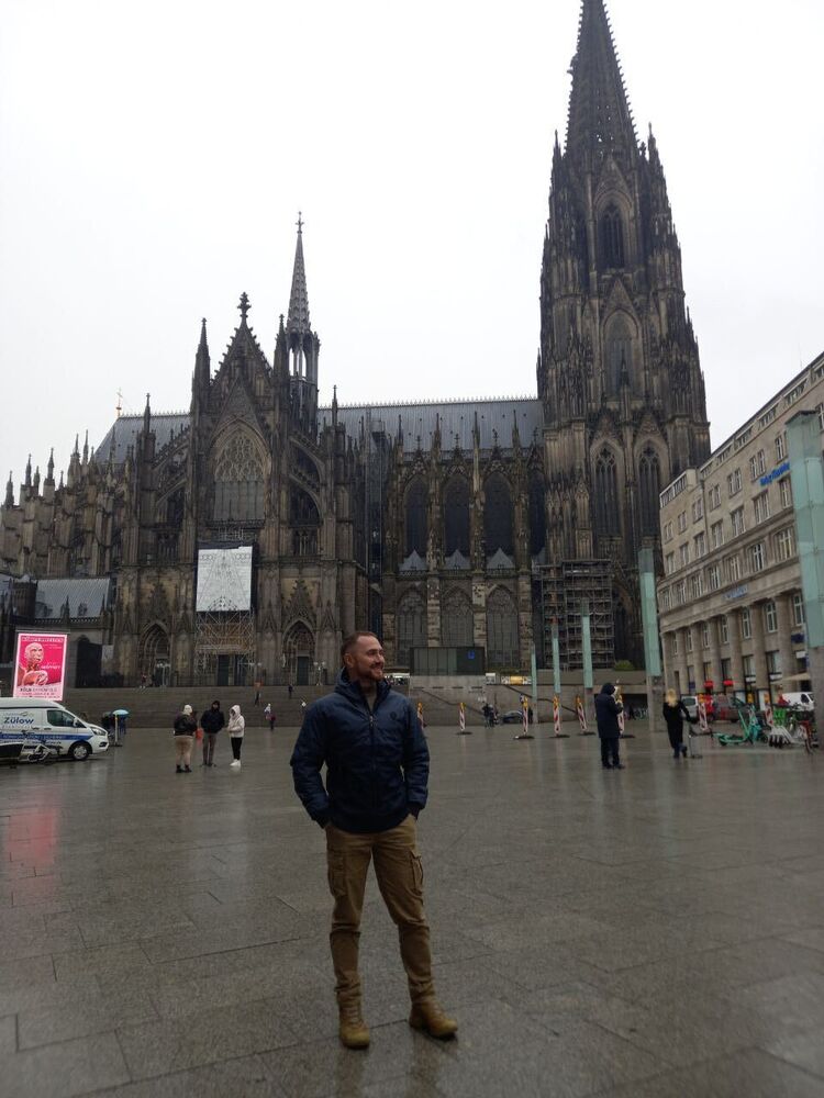  54460483  Mihail, 30 ,    