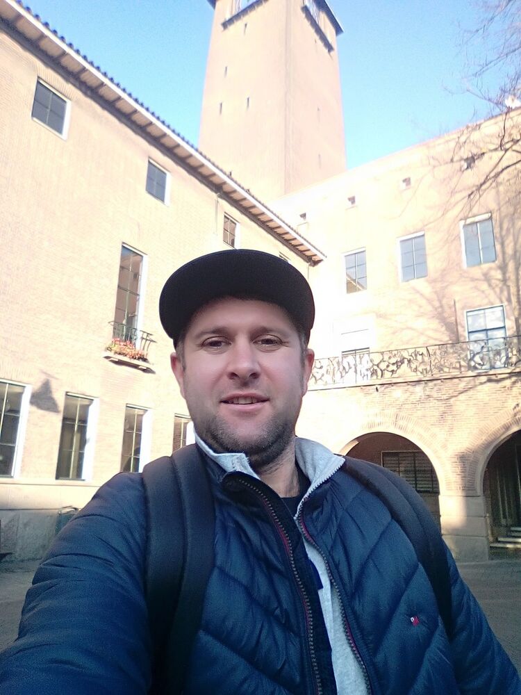  ,   Victor, 39 ,     , c 