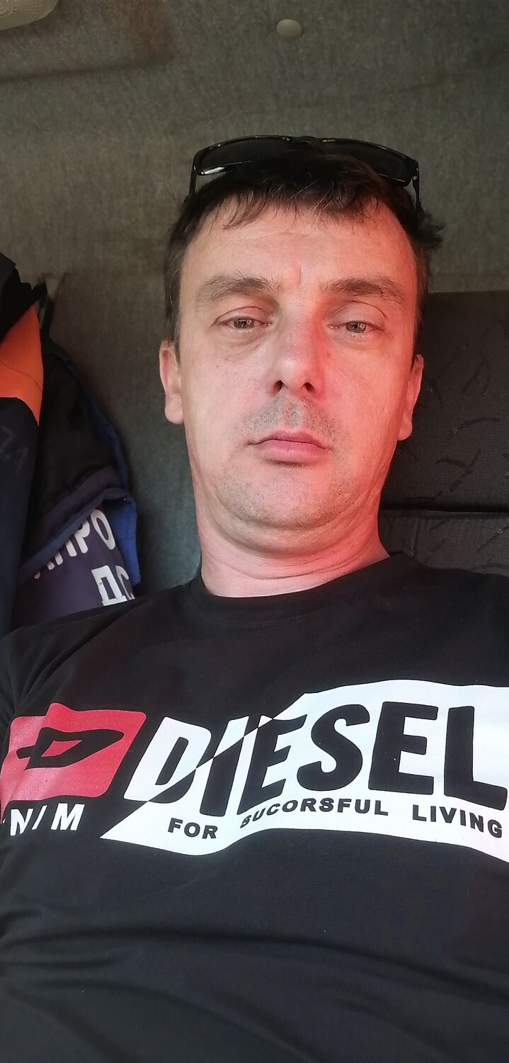 37727843  , 45 ,    
