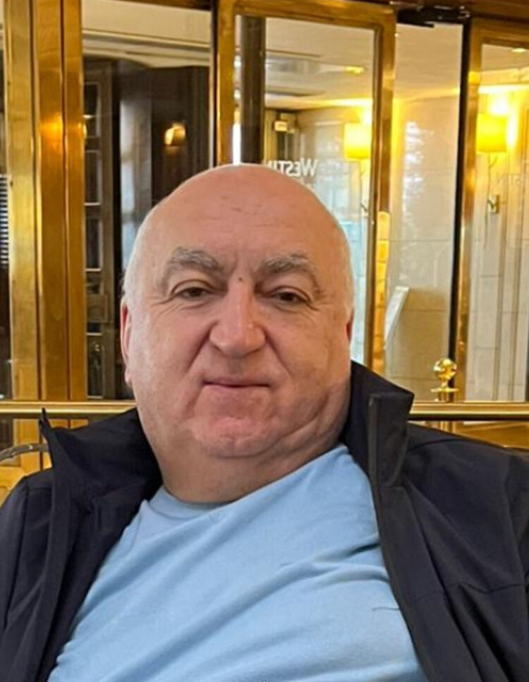  43284523  Eduard, 56 ,    