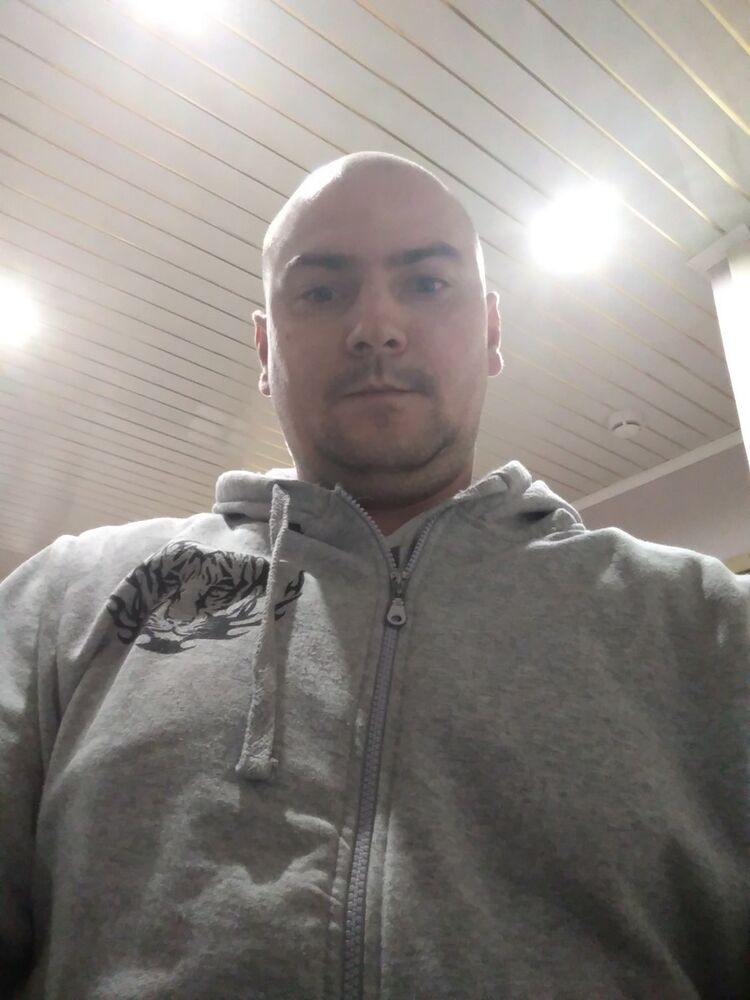  9211803  , 40 ,    -