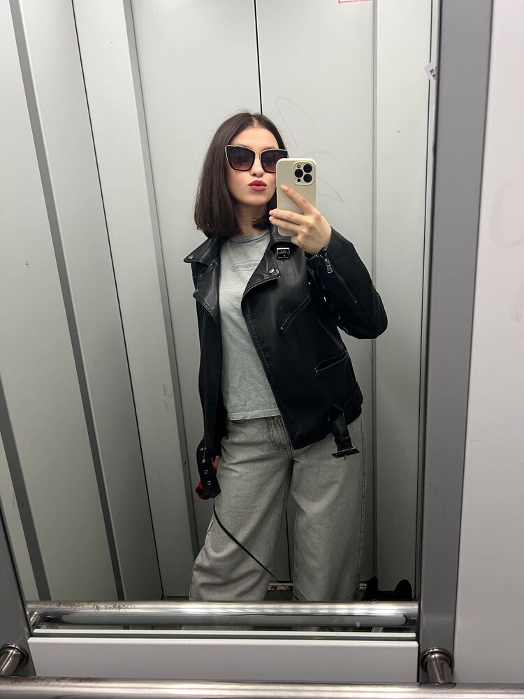  ,   Anastasia, 33 ,   ,   