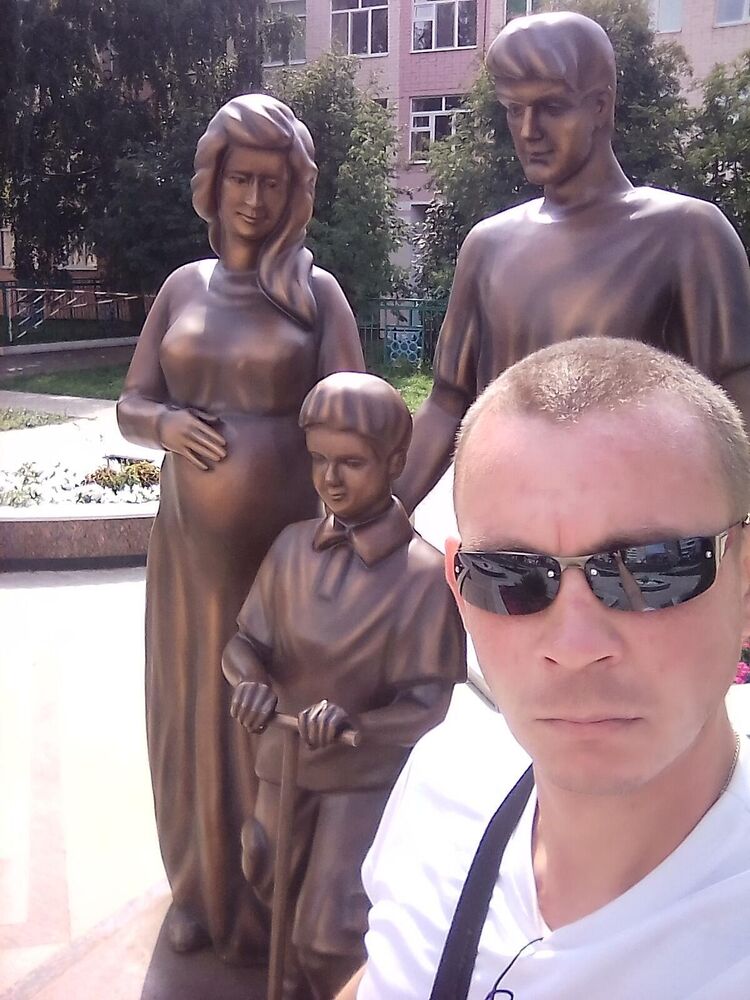  26223183  Andrei, 43 ,    