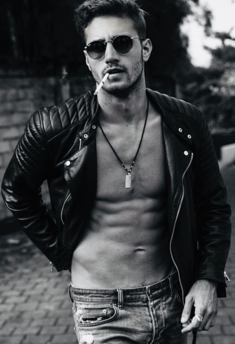  41134293  Anton, 36 ,    