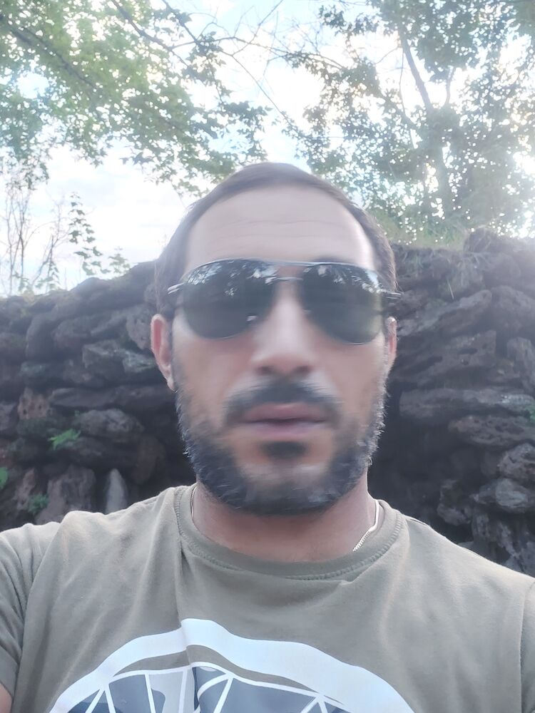  ,   Grigor, 31 ,   ,   