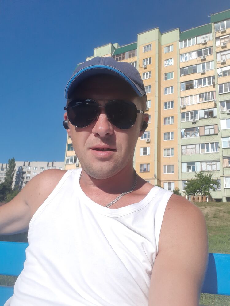  ,   Nikolay, 39 ,   ,   