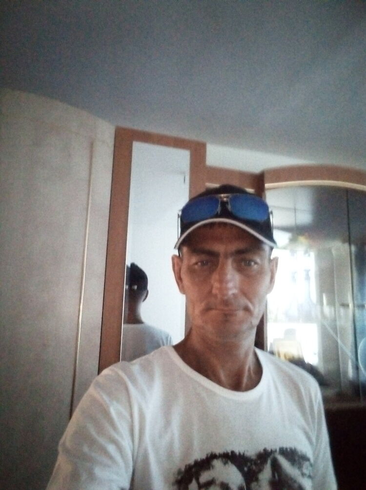  20580233  Andrei, 52 ,    