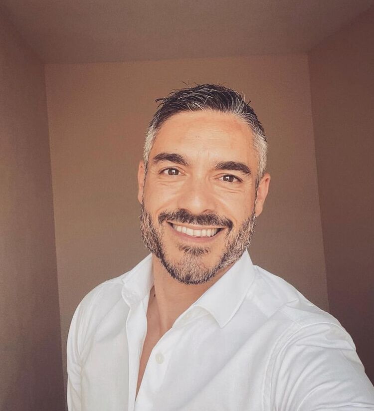  Acala del Rio,   Nicolas, 52 ,   ,   