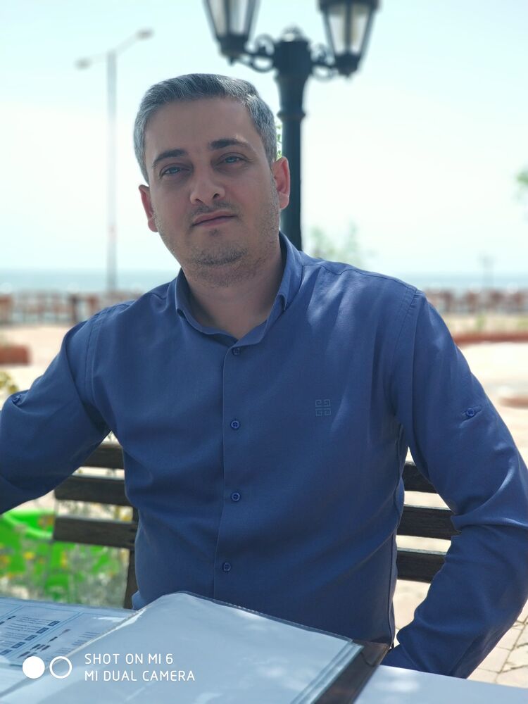  43376993  Kamran, 41 ,    